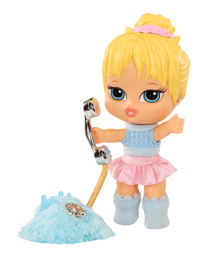 runwayz cloe doll w/ phone