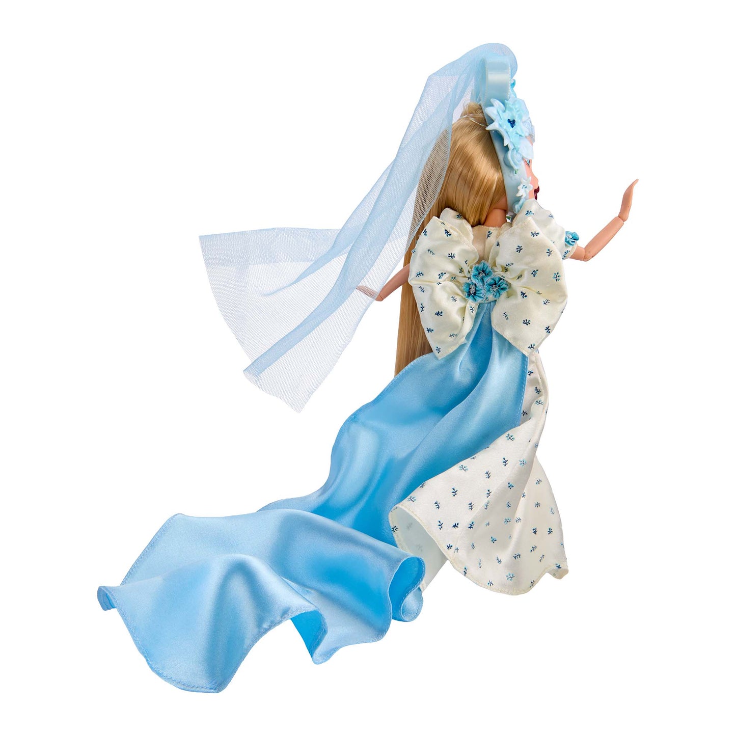 Bratz x Rodarte Cloe Doll back train bow dress details