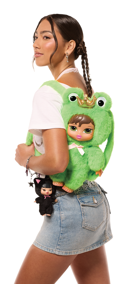 bratziez packz backpack yasmin worn on model