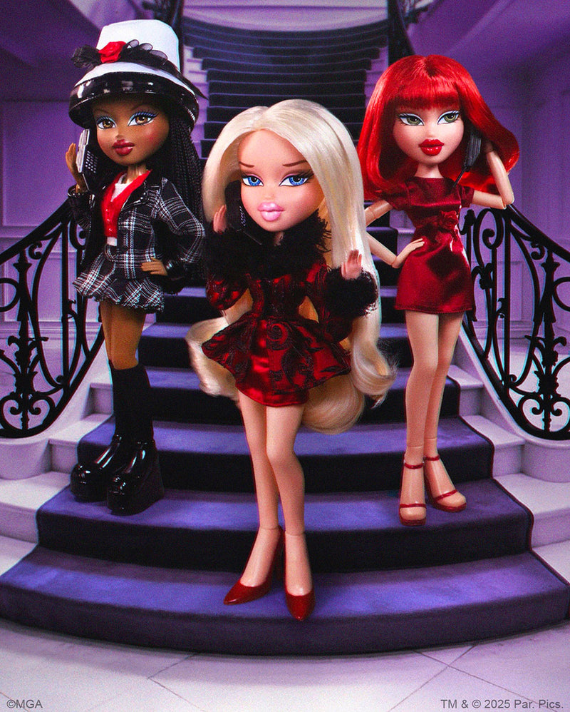 bratz x clueless dolls on stairs