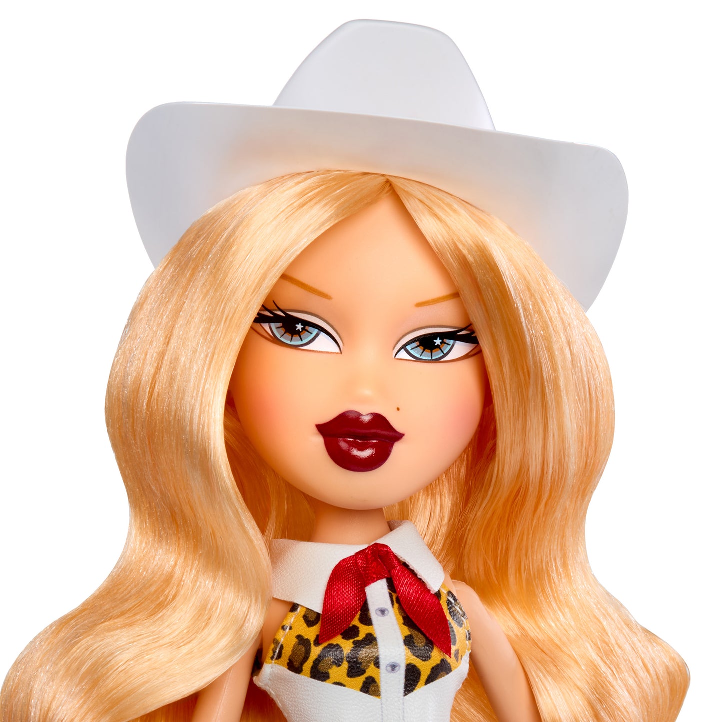 sassy stampede cloe close up with hat
