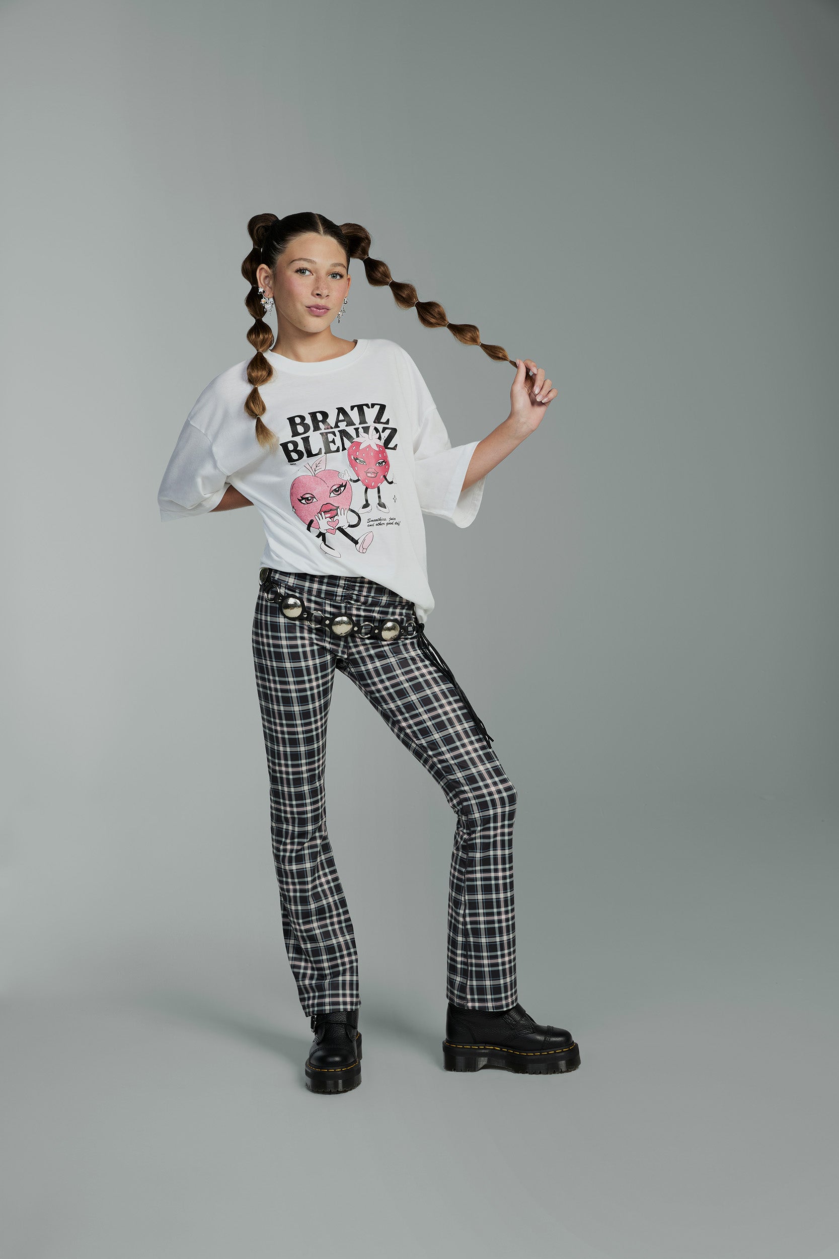 stylin bratz cloe diy tshirt on model